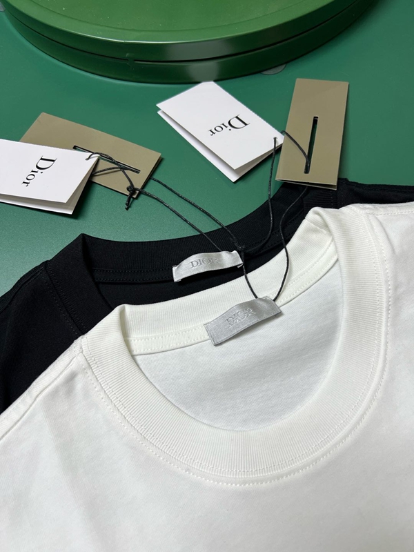 ブランドTシャツ角部分ディテール